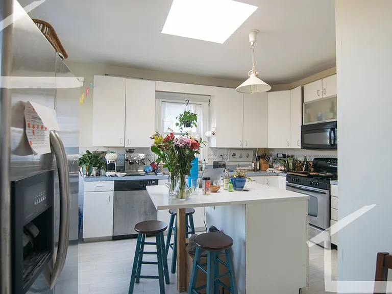 227 Harvard St #5 — Photo 10