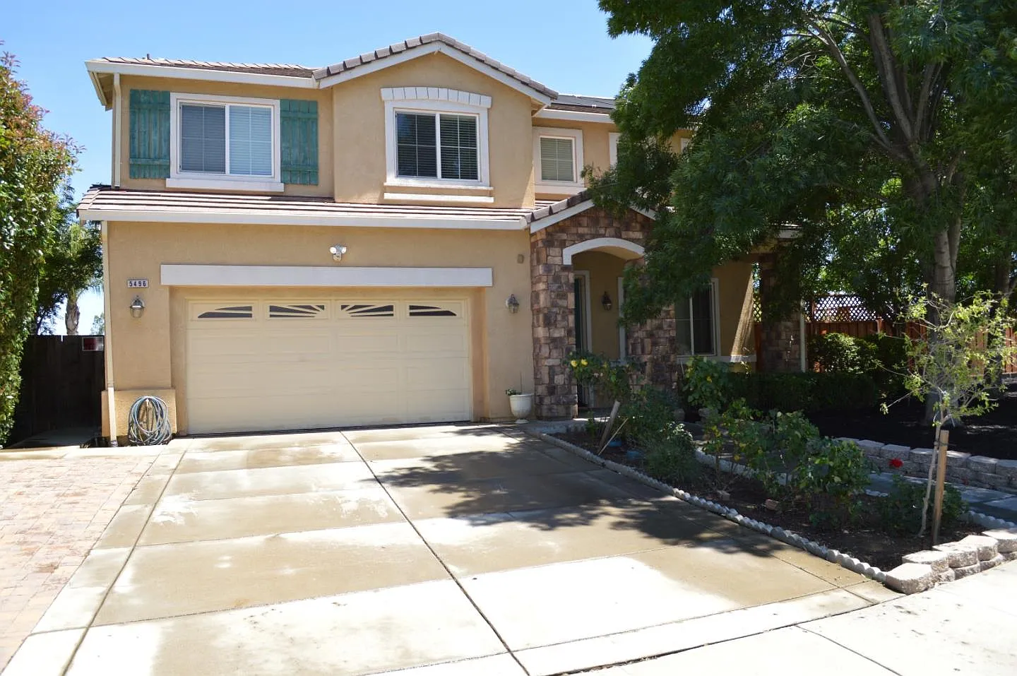 5496 Summerfield Dr photo 1
