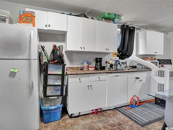 3rd image of 327 S AVENUE S
