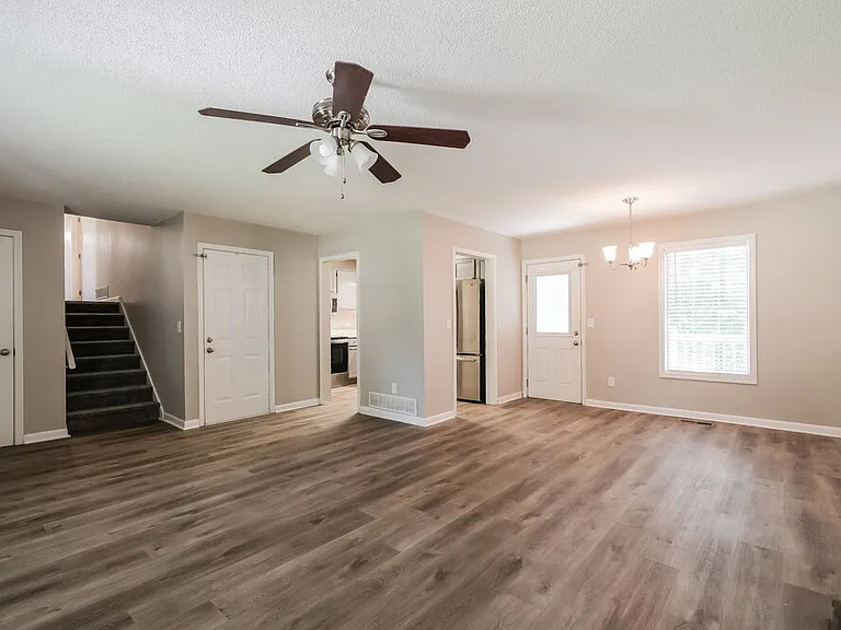 116 Brentwood Ct — Photo 6