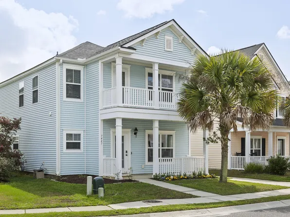 7447 Northgate Dr, Hanahan, SC 29410