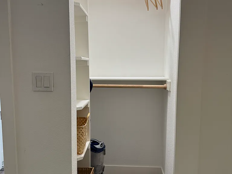 2102 NW Kelly Dr #17 — Photo 6