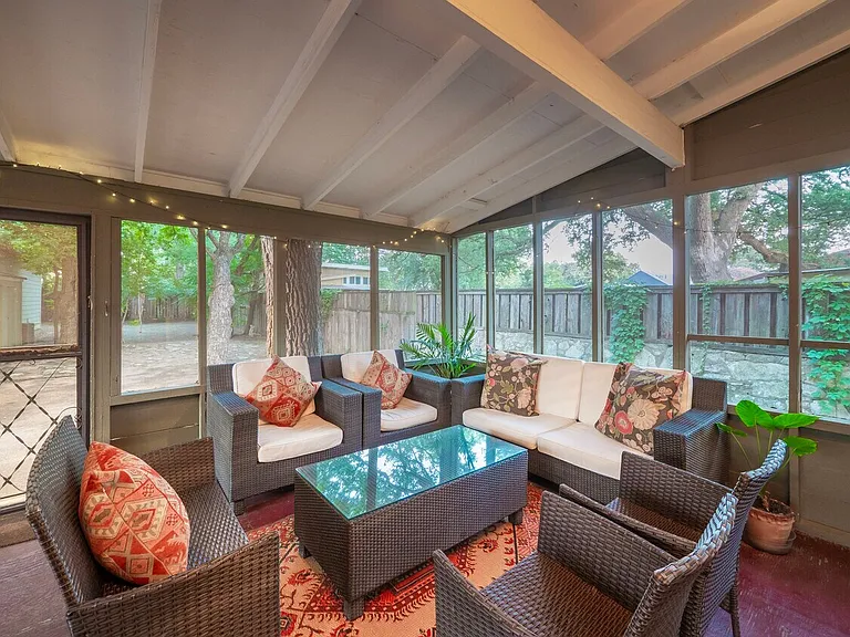 1159A Navasota St — Photo 15