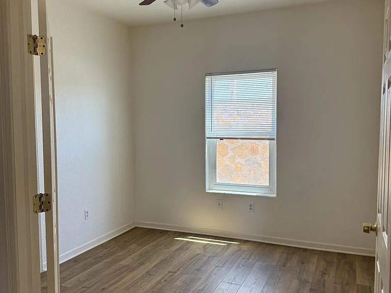 2651 Sunset Pl — Photo 6