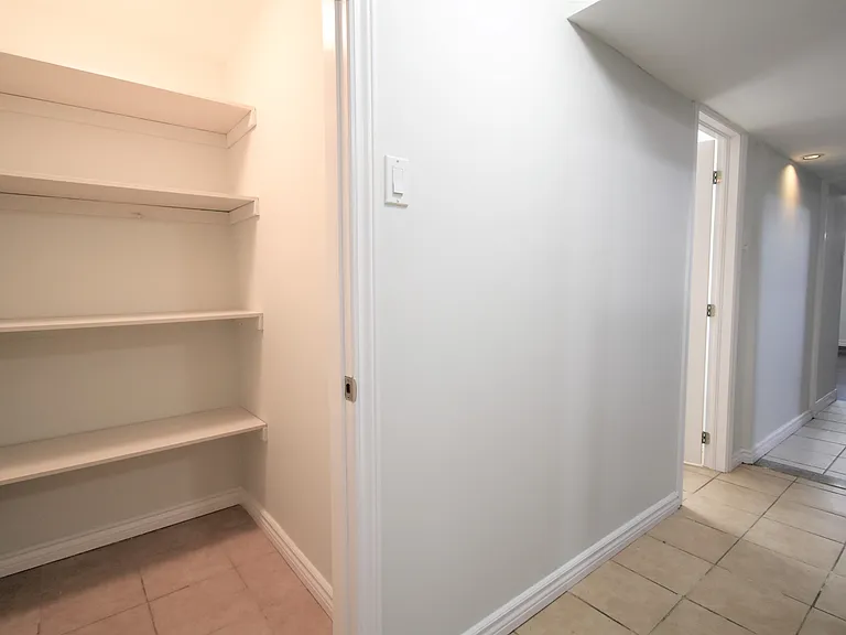 19 A College Cres #BASEMENT — Photo 6