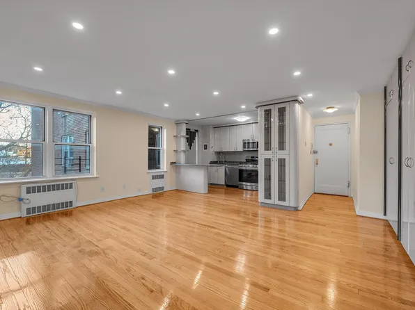 65-35 Yellowstone Boulevard image 3 of 10