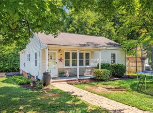 2401 Waverly Ct, High Point, NC 27262