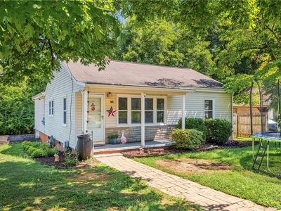 2401 Waverly Ct, High Point, NC, 27262