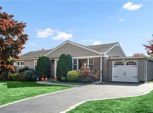 16 Holbrooke Rd, White Plains, NY 10605