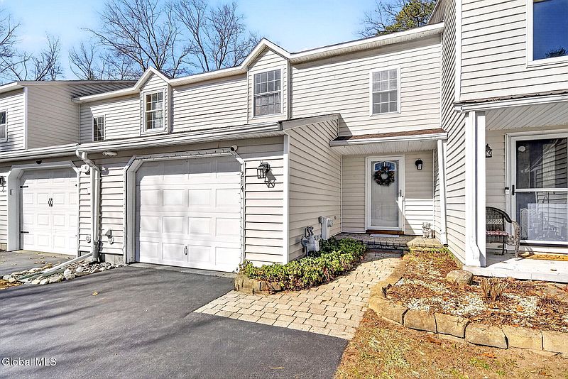 2nd image of 214 Whitetail Court