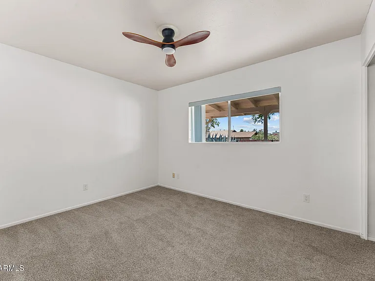 589 N Jackson St — Photo 13
