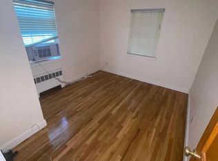 8243 Little Neck Pkwy, Glen Oaks, NY 11004