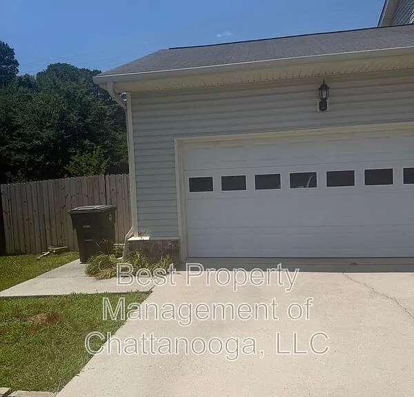 1801 Chase Meadows Cir — Photo 3