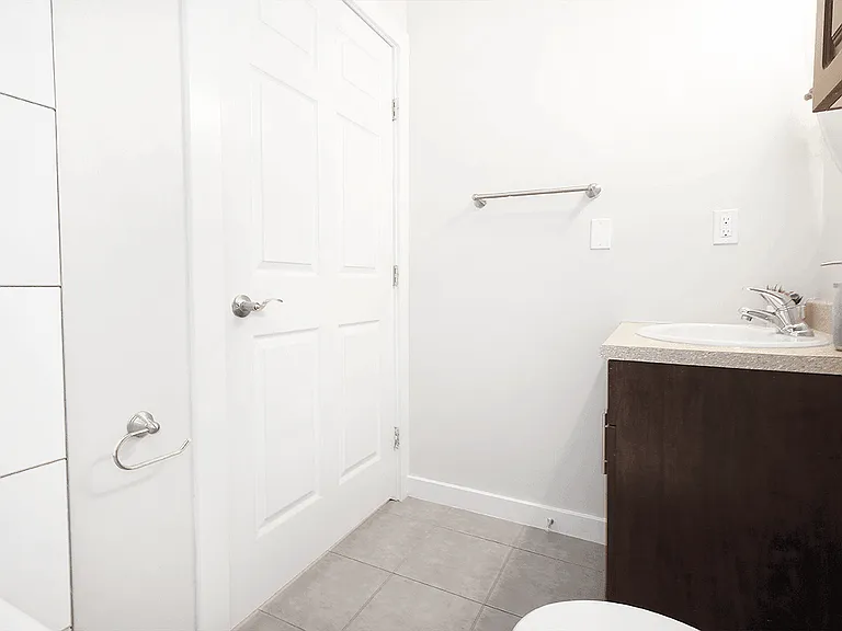 340 Assiniboine Ave #102 — Photo 22
