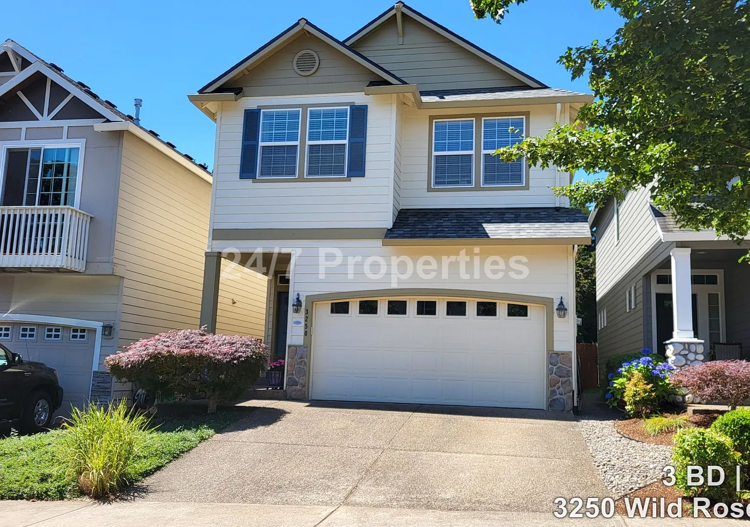 Beautiful 3 BD | 2.5 BA Near Tanner Creek - West Linn — Photo 1