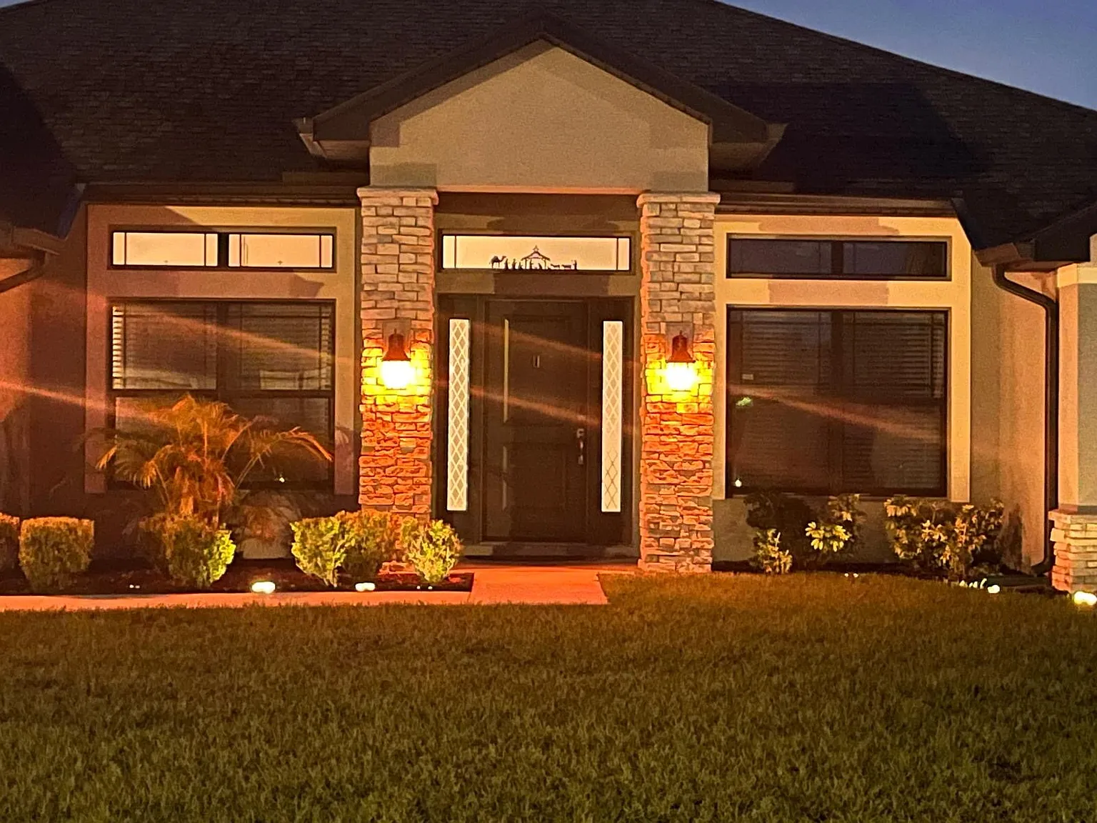 4 bed, 2.0 bath, 2211 sqft, $2,575 — Photo 4