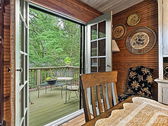 14th image of 85 Chestnut Hill Rd