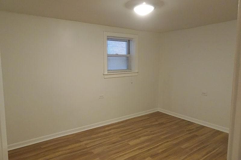 1st image of 5225 W Montrose Ave #G