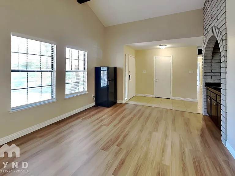 609 Spyglass Ln — Photo 7