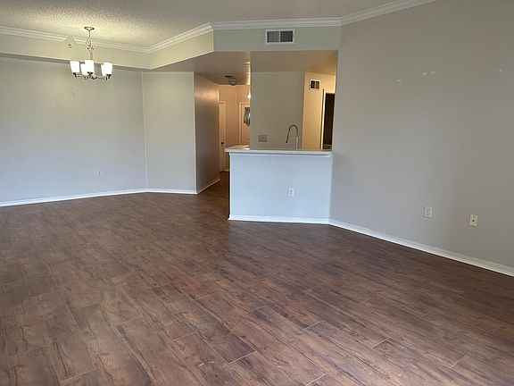 3rd image of 5001 Baraldi Cir Unit 103