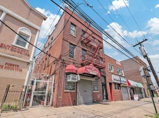 4555 White Plains Rd APT 1R, Bronx, NY 10470