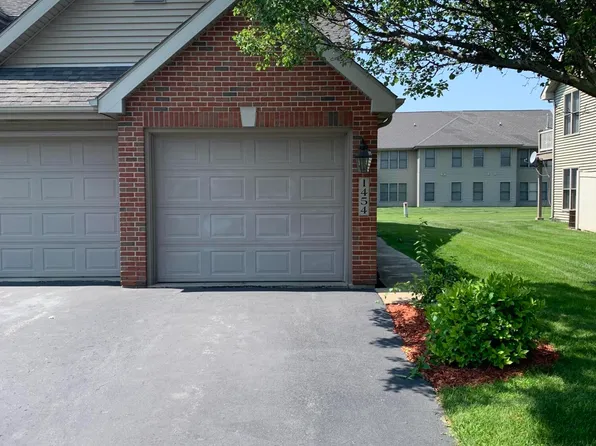 1454 Lakewood Ln, Schererville, IN 46375