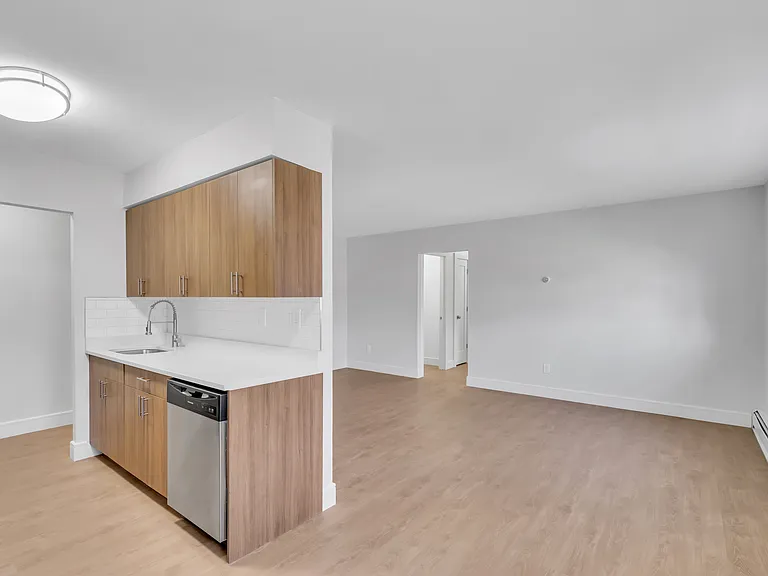 Lancaster Court Apartments — Photo 10