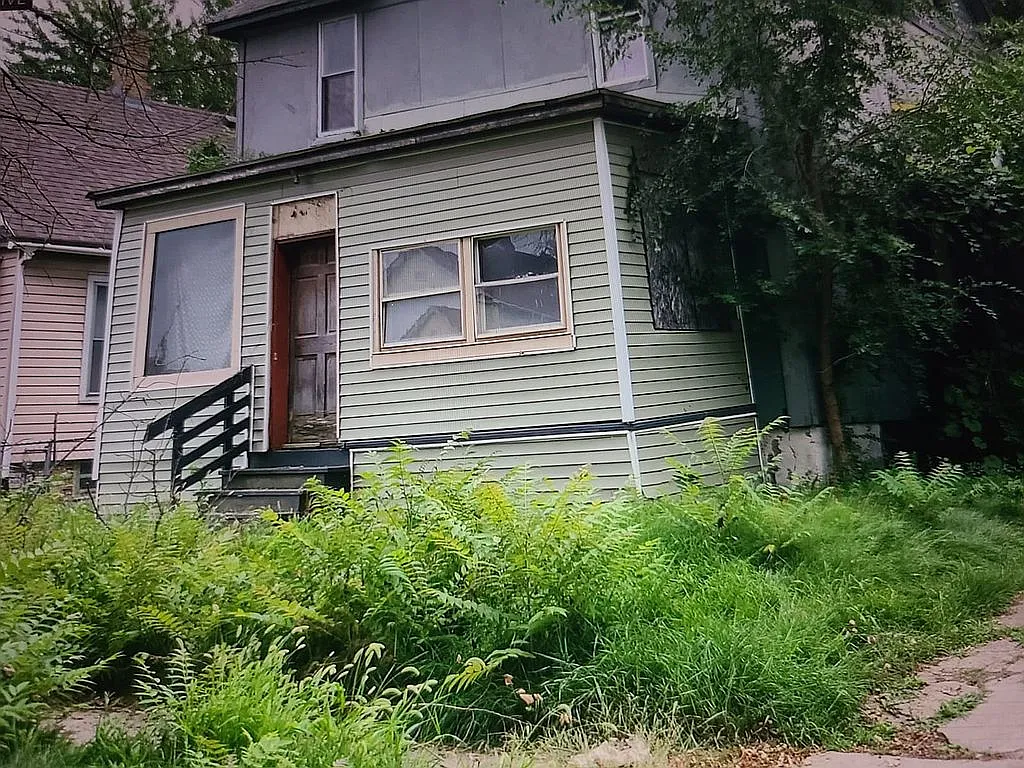614 13th Ave photo 1