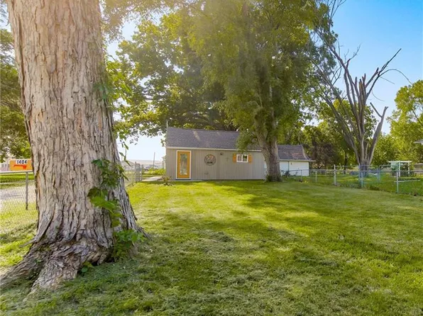 1404 S Butler Dr, Harrisonville, MO 64701