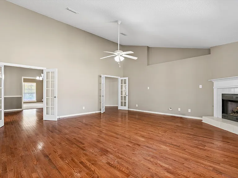 10832 Rigby Dr — Photo 8