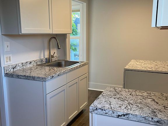 2nd image of 1326 Fulton Ave Unit 2
