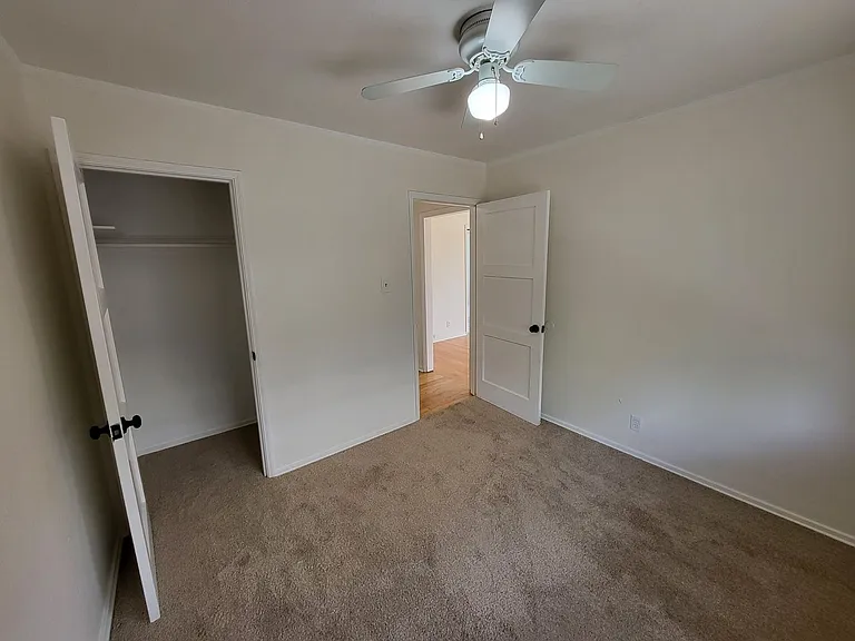555 W Whittier Ave — Photo 28