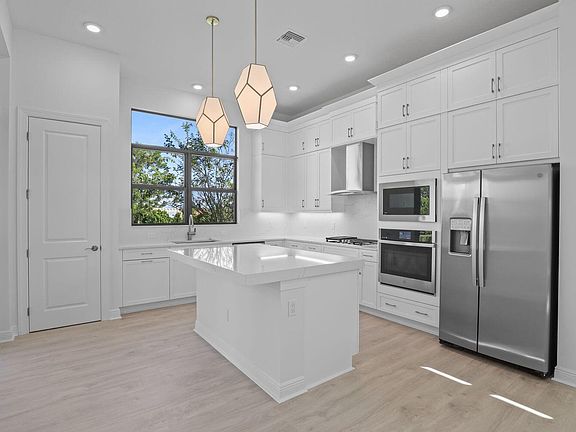 4th image of 15845 Alys Terrace