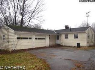 14720 S Rider Rd, Burton, OH 44021