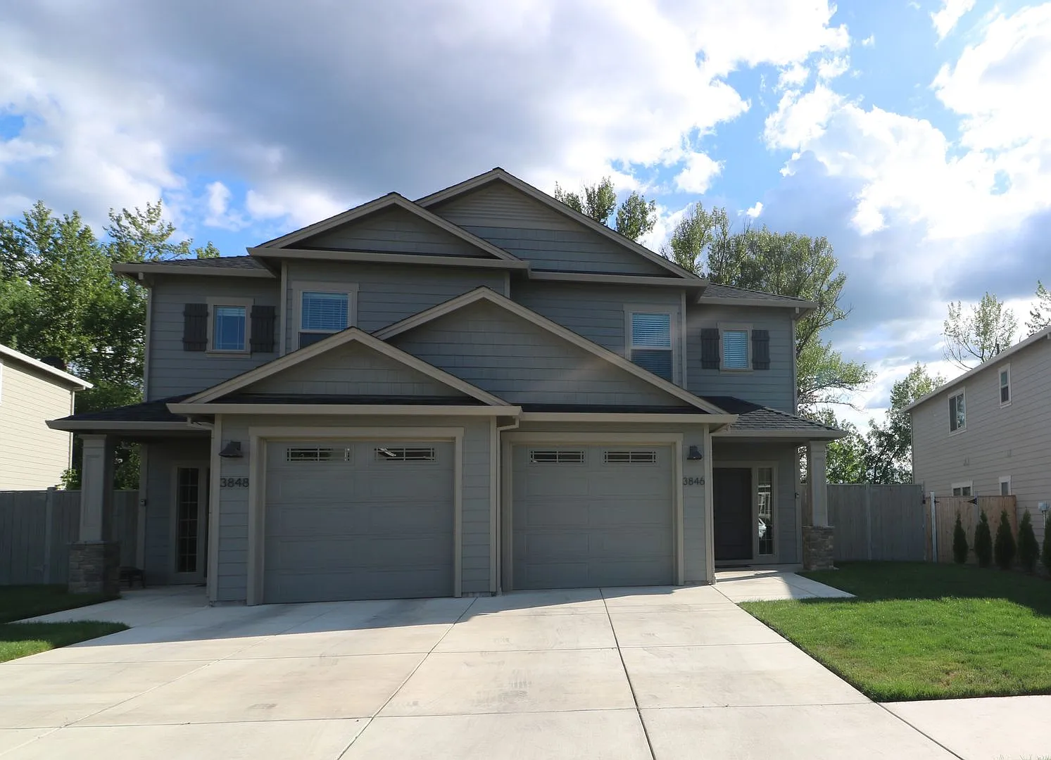 3846 Creek View Dr photo 1