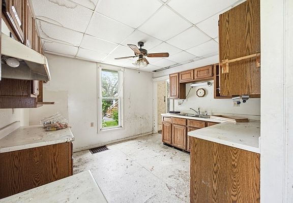 5th image of 313 E Grant Hwy