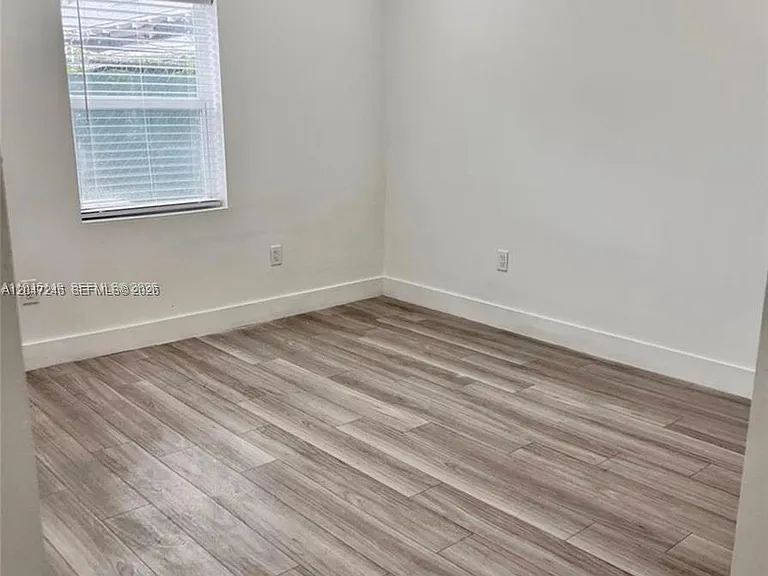 852 SW 13th Ave #3 — Photo 14