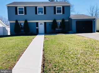 50 Belhurst Ln, Willingboro, NJ 08046