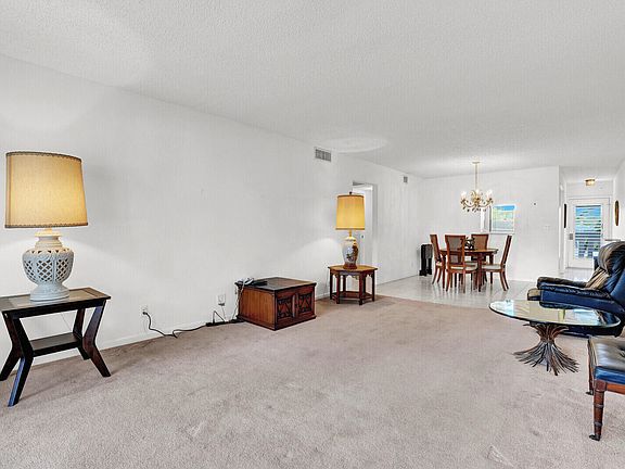 4th image of 2102 Lucaya Bend #F2
