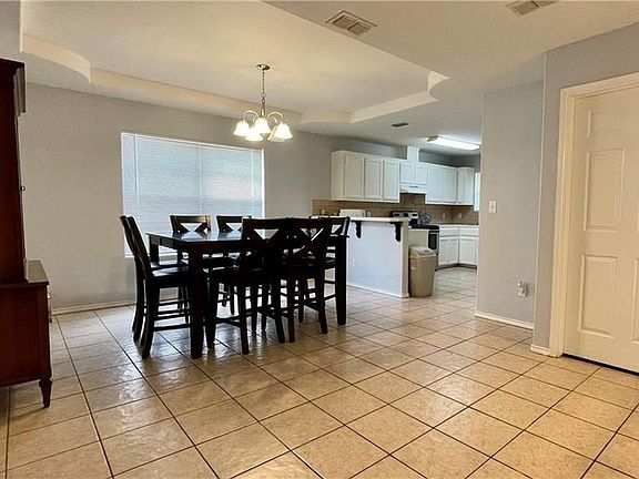 5th image of 2304 Olmitos Ave