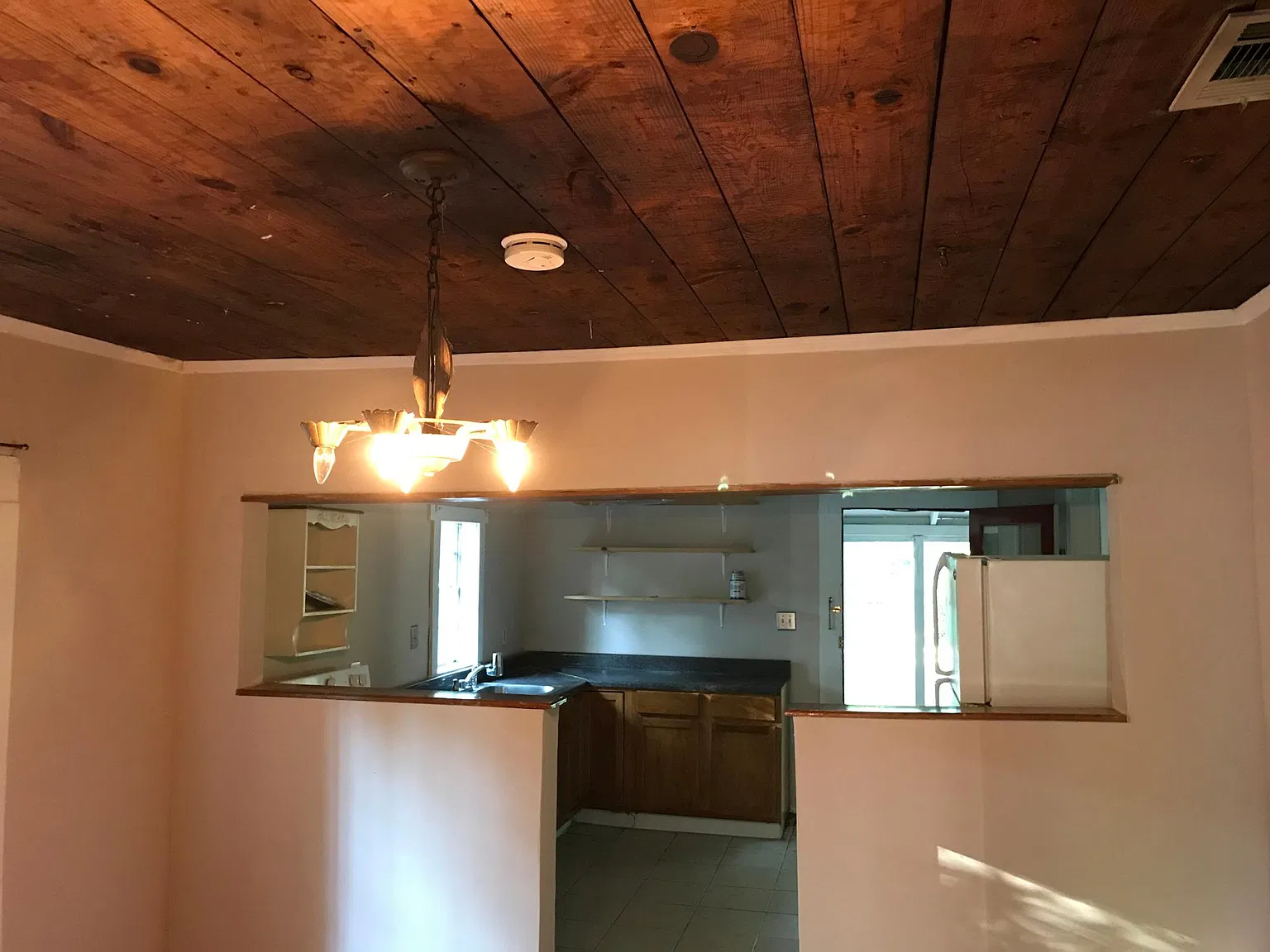 536 Miller St — Photo 4