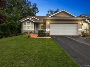 1936 Quail Cove Dr, Kalamazoo, MI 49009