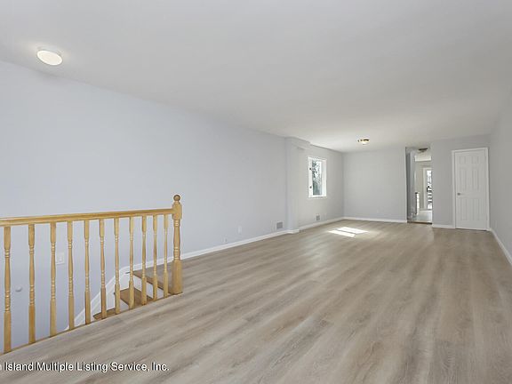 4th image of 480 Adams Ave