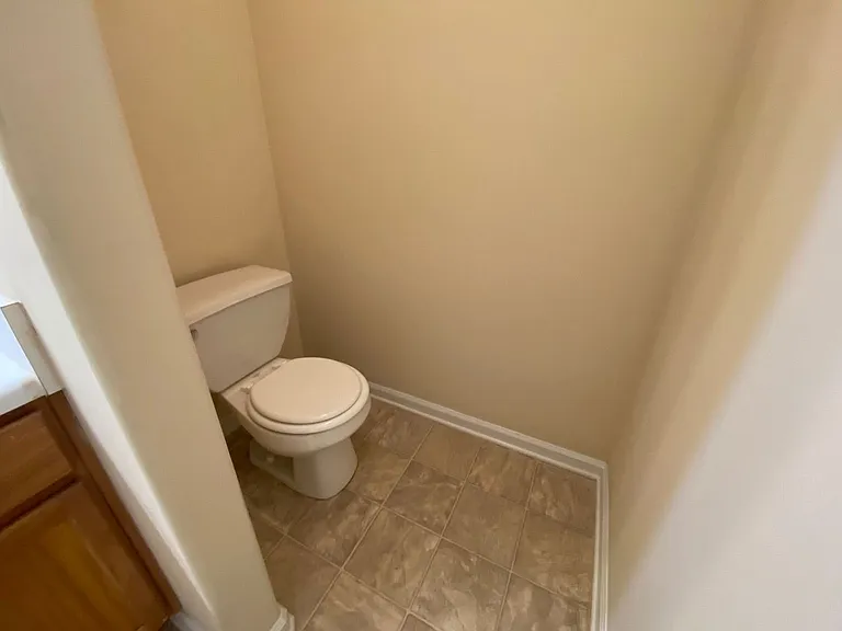 361 Bridgewater Cir — Photo 7