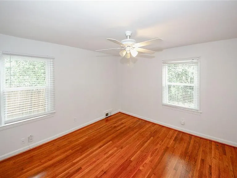 895 Durant Pl NE — Photo 15