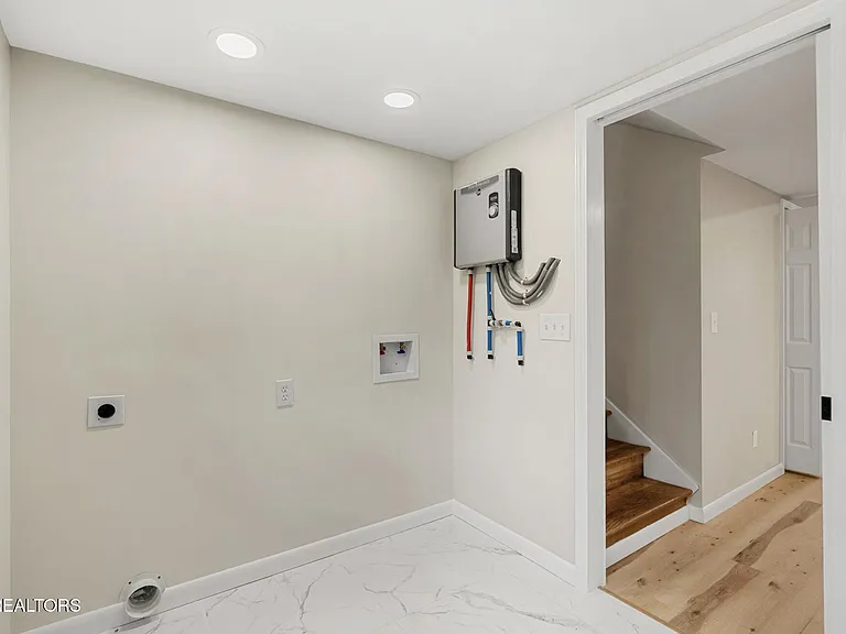 6741 Heatherbrook Dr — Photo 23