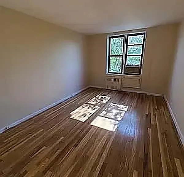 950 E 14th St #5P — Photo 3