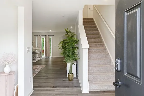 1330 Bethel Ridge Dr — Photo 3