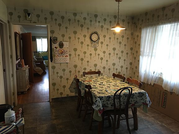 4th image of 921 E Taylor St