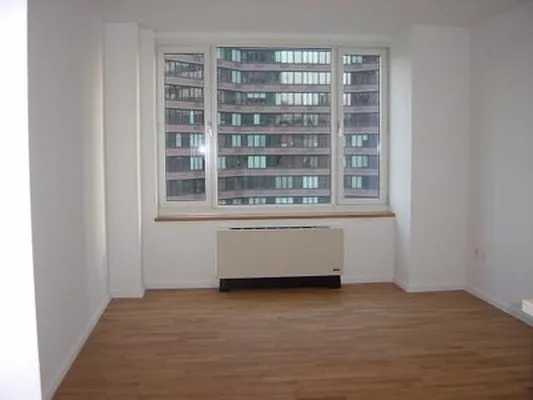 Rented by Raz Realty | media 34